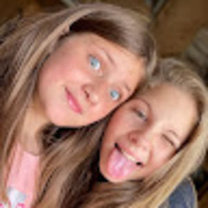 Meet your Posher, Offical_vikki